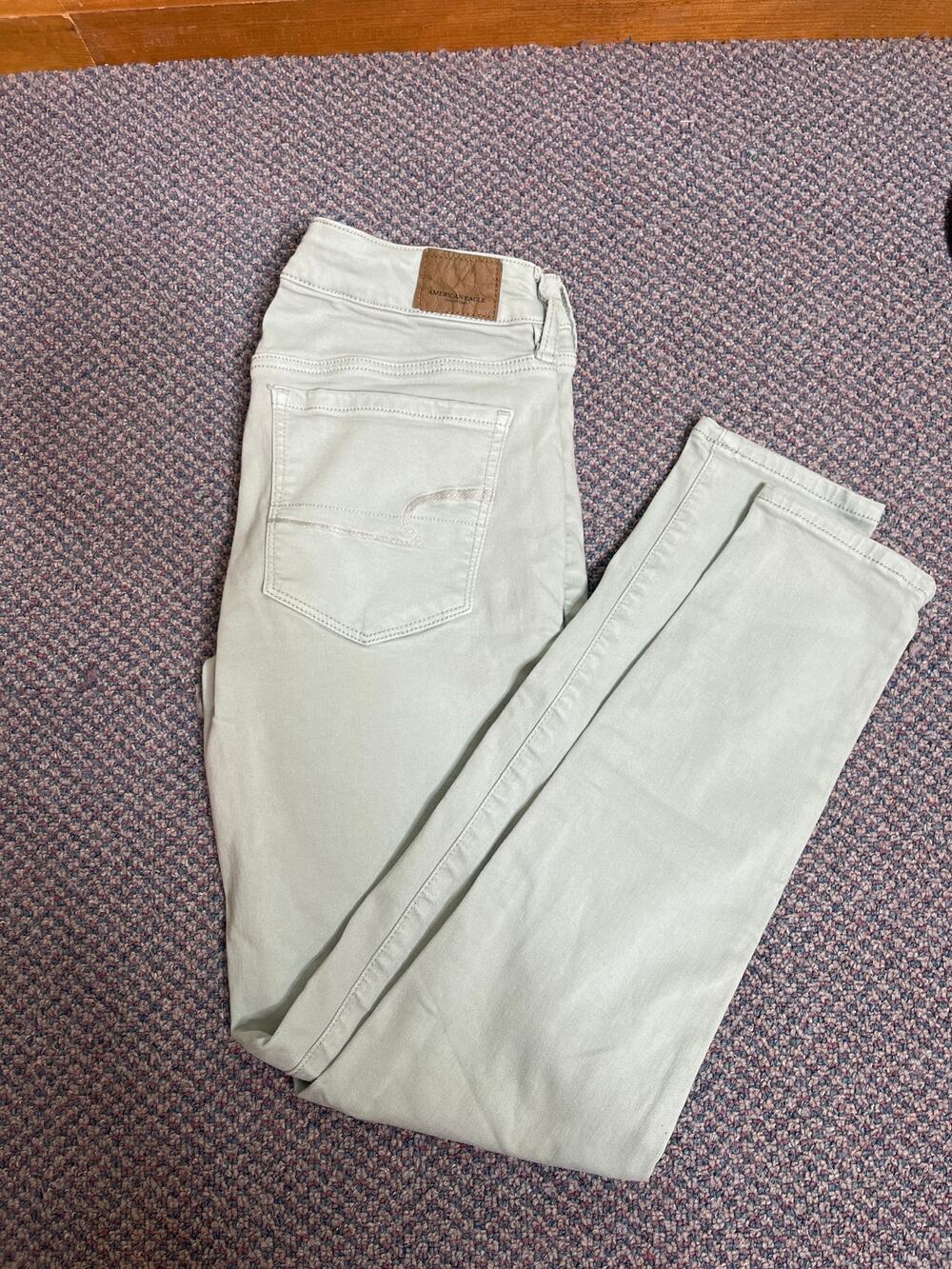 American Eagle Green Jegging Crop 6 Long